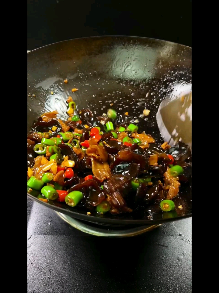 好吃的炒木耳