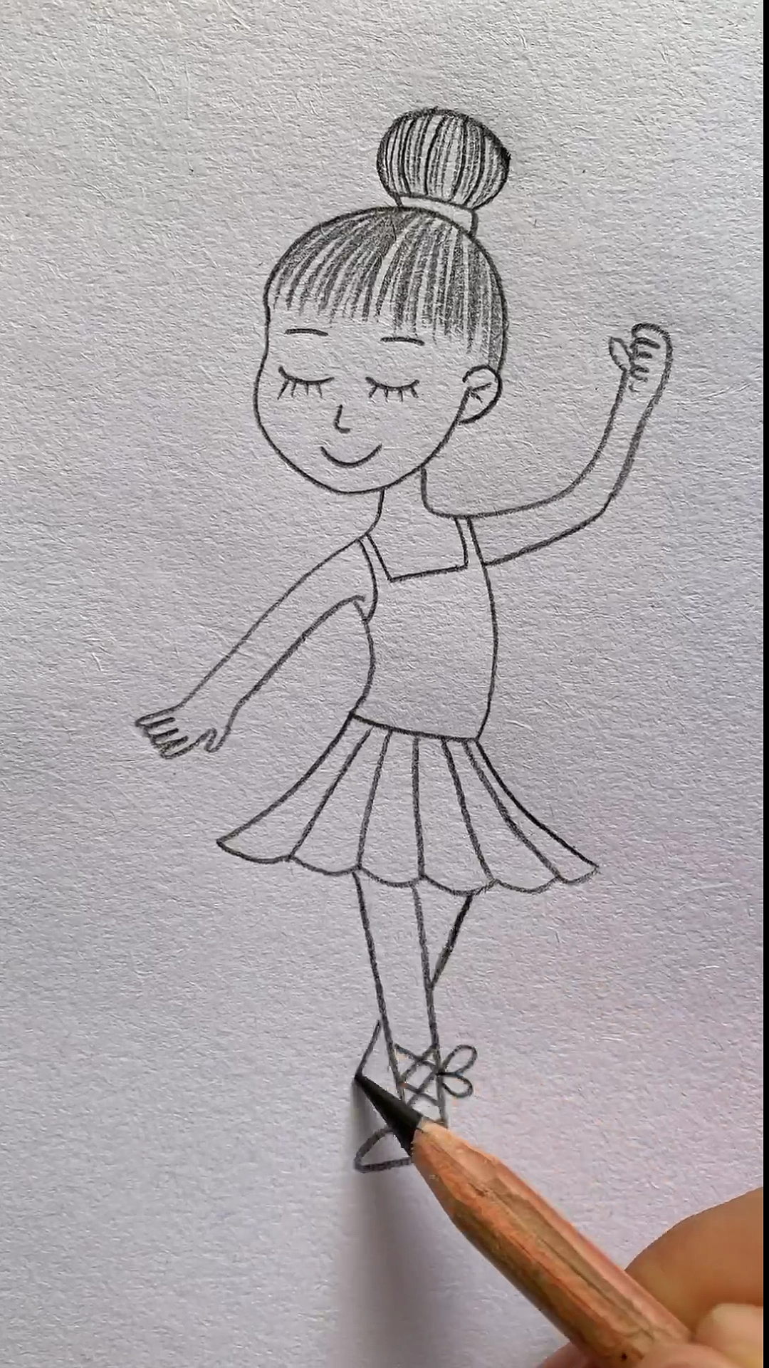 #简笔画#画正在跳舞的小女孩，太可爱了！