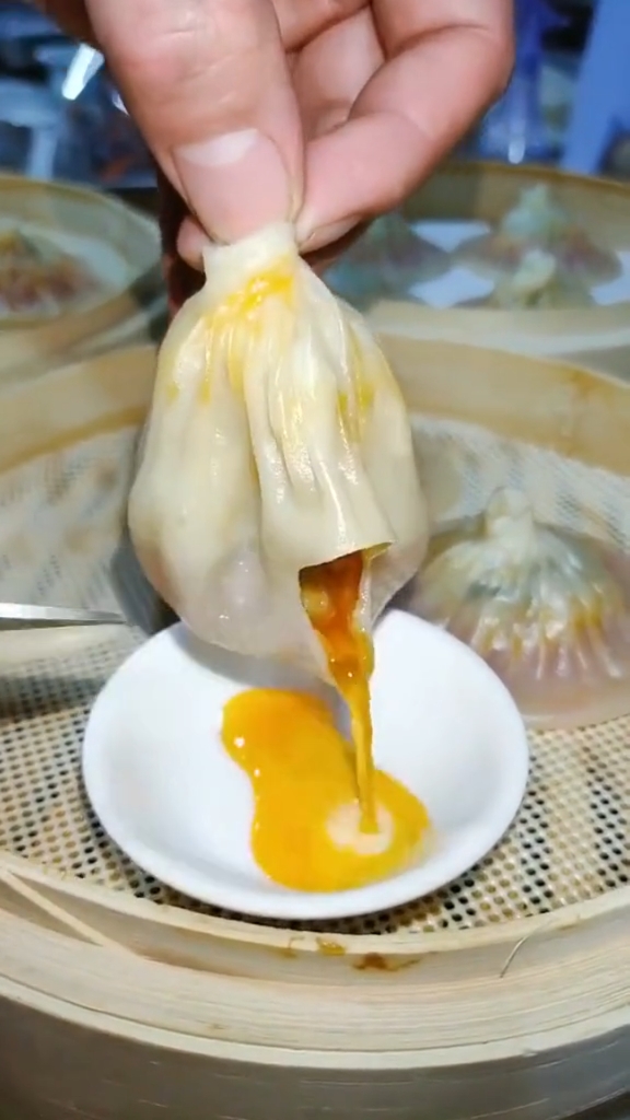 #夏食记#扬州特色小吃蟹黄汤包