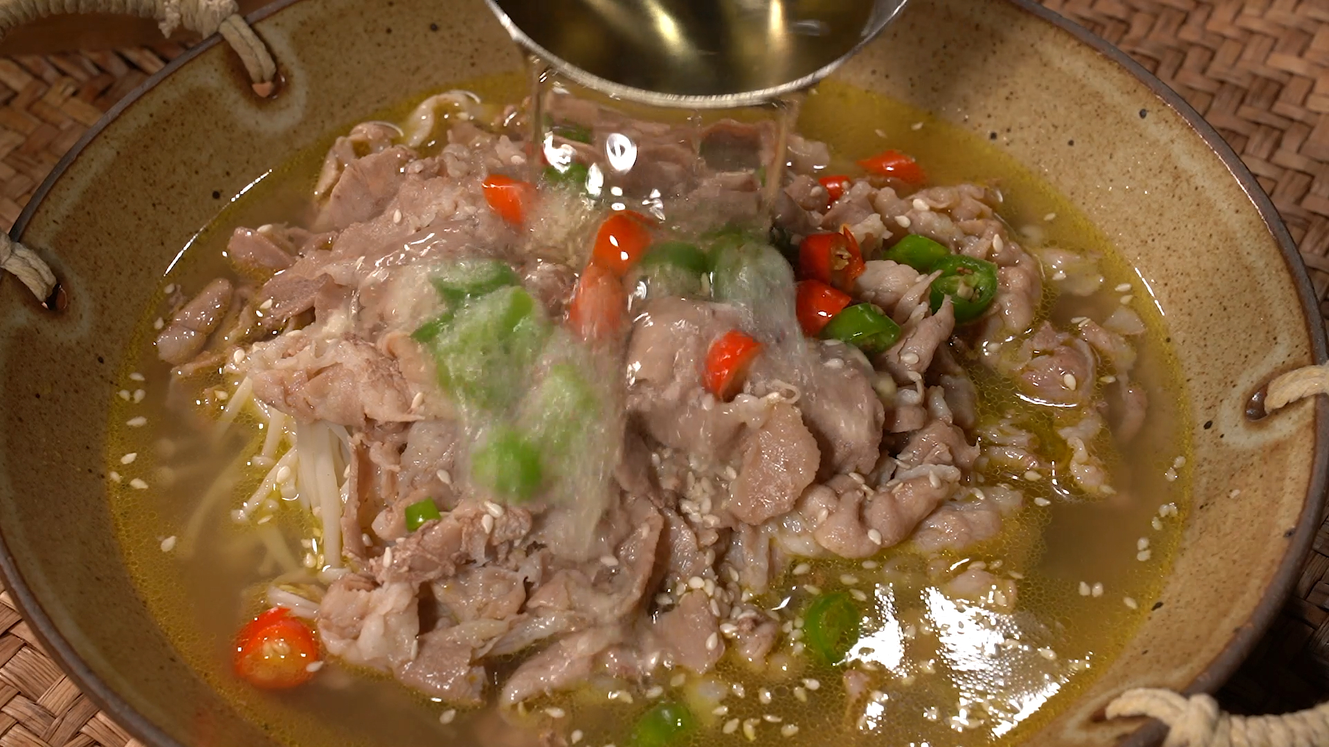 #冬季进补计划#好吃到汤都不剩的酸汤肥羊,专治没胃口!!天这么冷,就指着这碗酸汤肥羊续命了