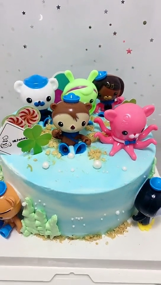 #烘焙培训#定生日蛋糕的妈妈,说找了一圈就在翻糖先生找到了海底小纵队,宝宝最喜欢海底小纵队