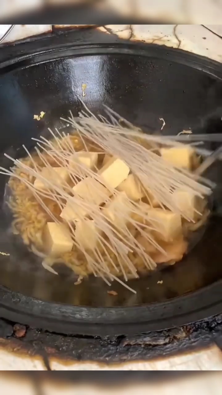 #美食#冻豆腐,酸菜炖粉条贼好吃