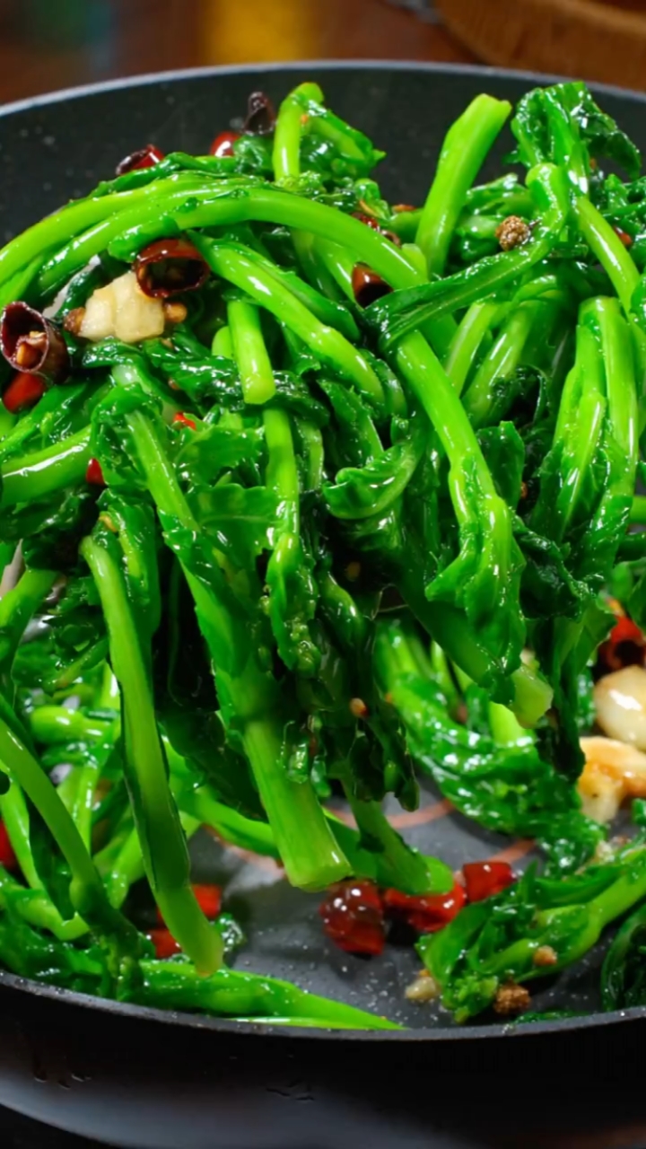 蒜香油菜头,清淡为主