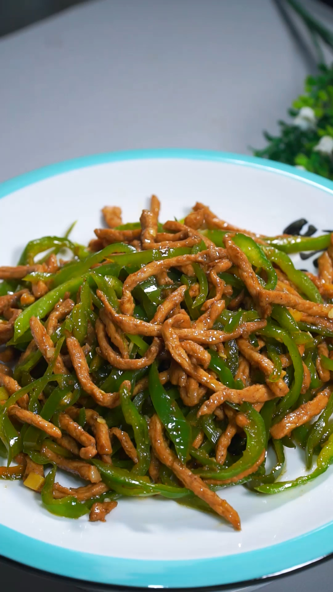 辣椒炒肉家常做法