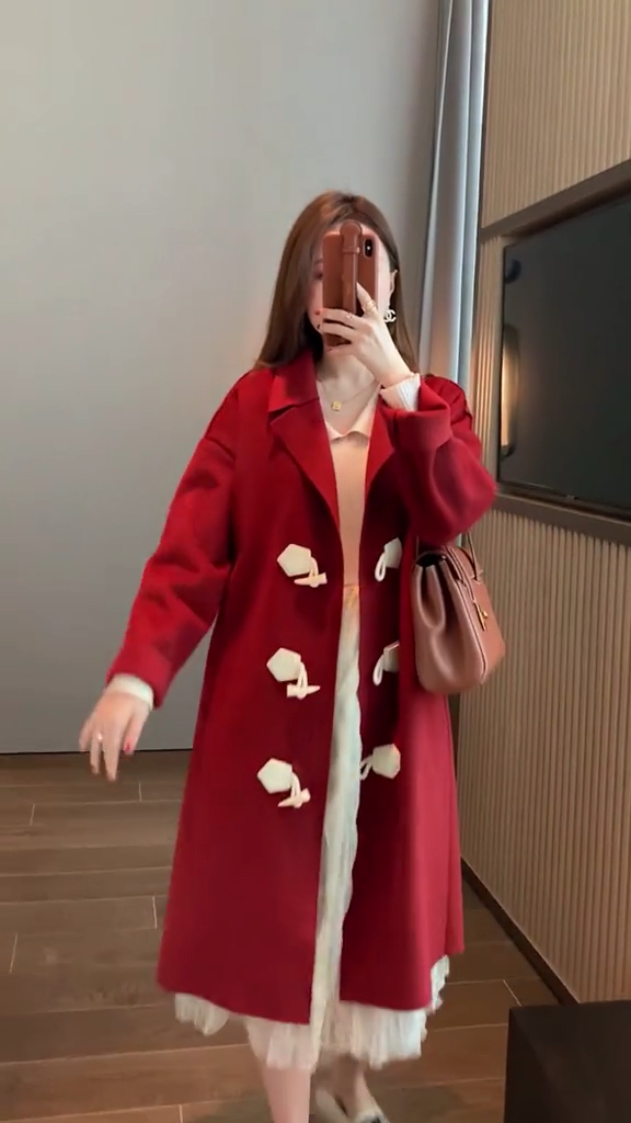 网纱裙这样搭外套,让你成为秋天最好看的女孩