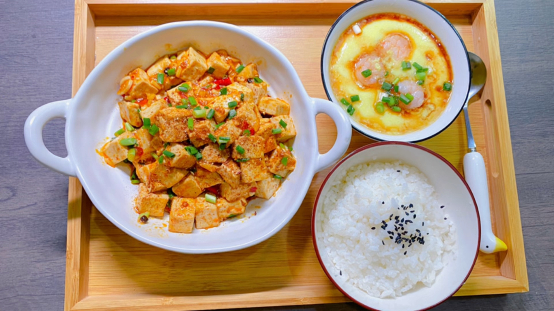 #我家的菜谱#一人食|虾仁蒸蛋麻婆豆腐