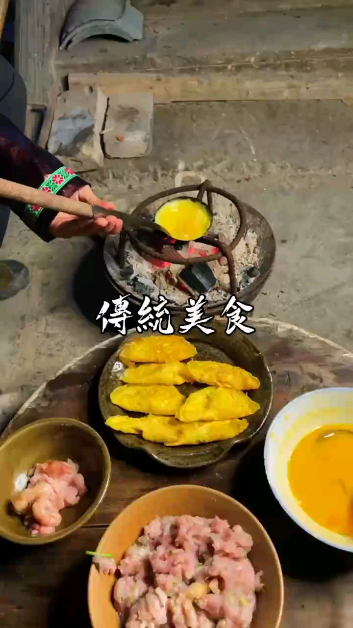 传统美食蛋饺的做法
