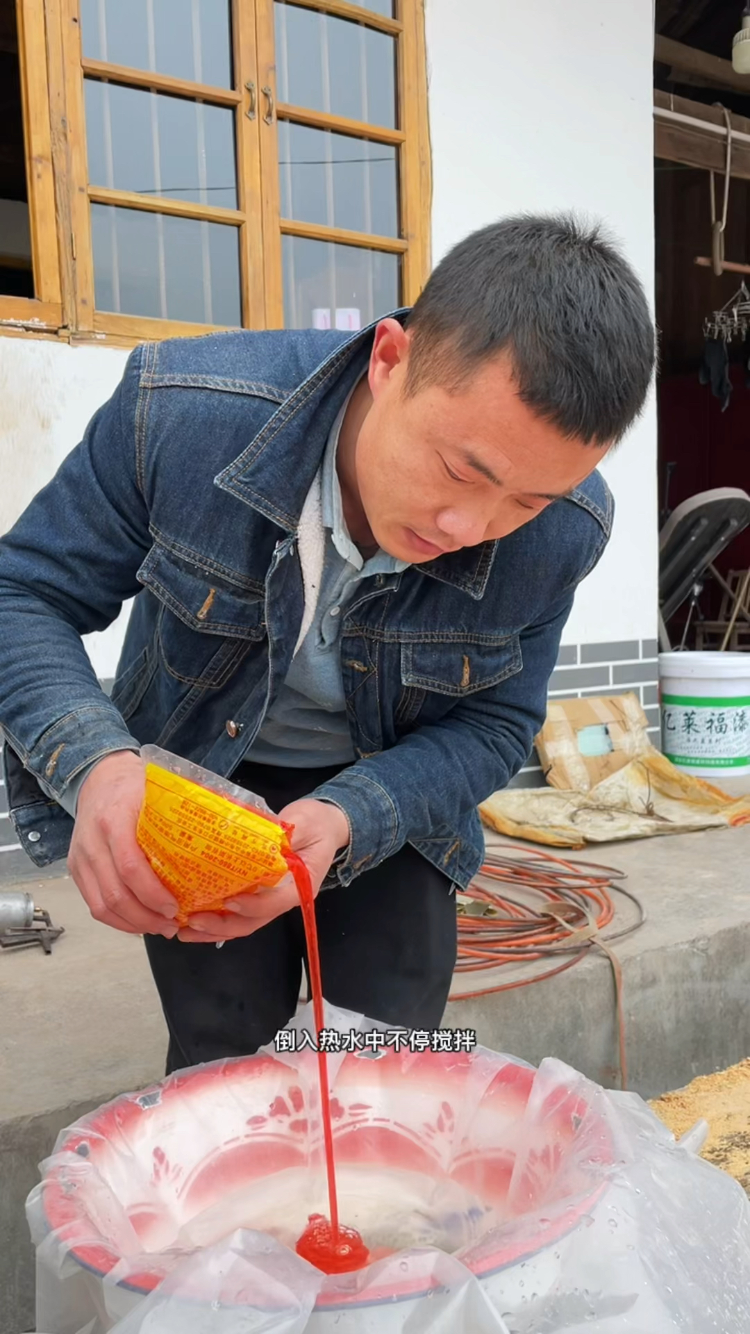 #我的乡村生活#看来我是下定决心要给家里建这个鱼池了,那就折腾到鱼儿下水为止