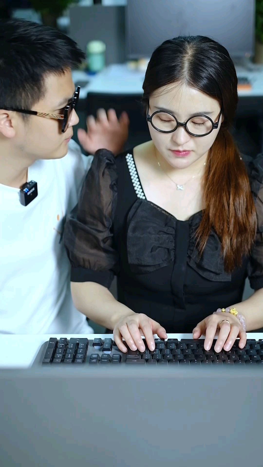 椰子鸡的LOGO,谁能告诉我鸡在哪里?#logo设计#品牌设计#创业