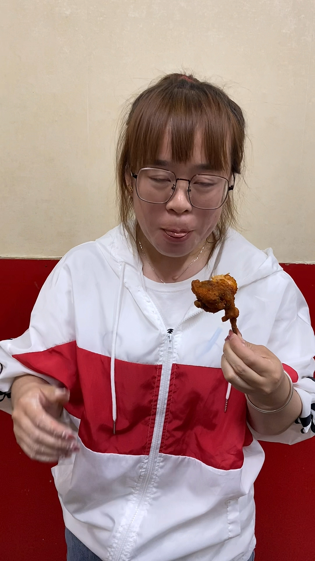 #摆摊创业#油炸鸡叉骨色泽金黄,想要做好关键腌料裹粉撒料是三宝,配方统统分享,喜欢的保存收