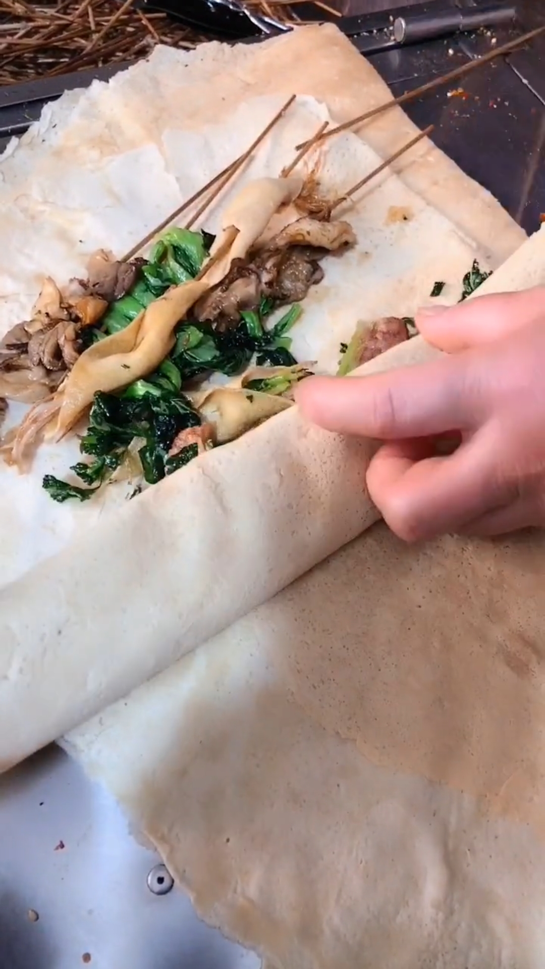 #风味人间#煎饼卷虾串