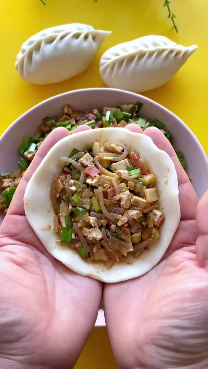 #美食#柳叶包子的手法来了