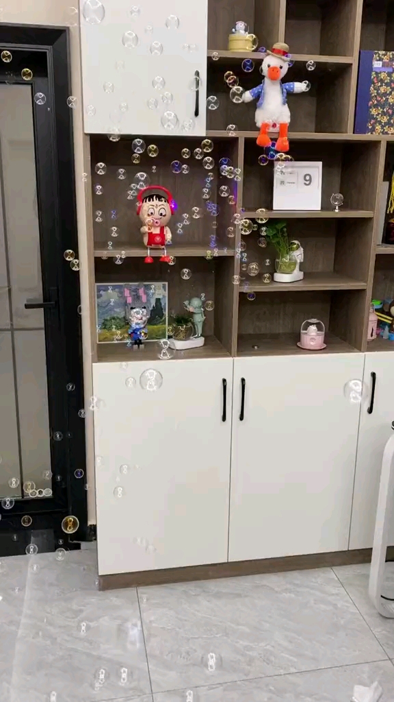 你见过会自动吐泡泡的哪吒表情包吗?哈哈
