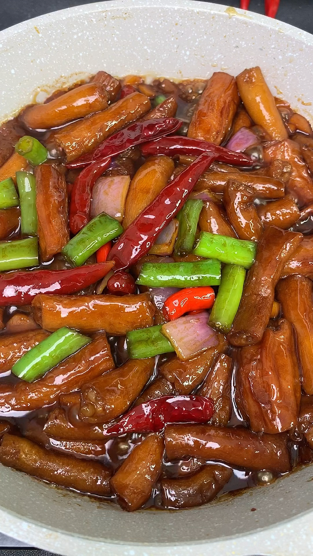 家里有老公的,不爱吃饭,红烧羊肠可以试一试~