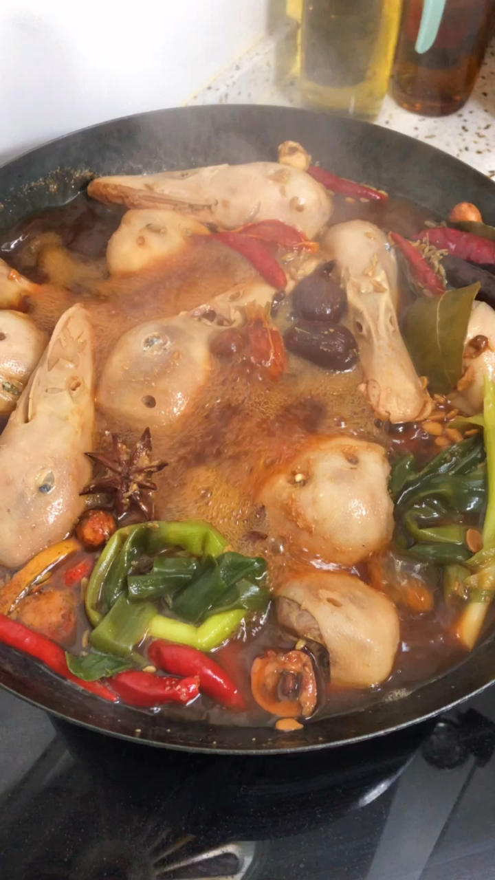 #记录生活#五香鸭头做法