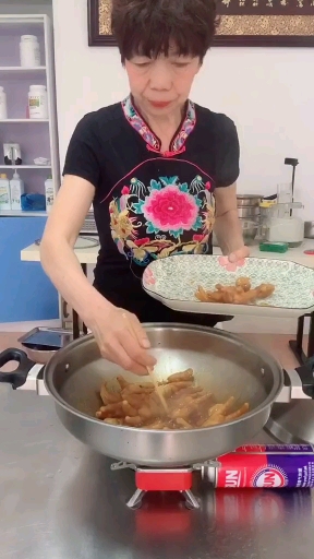 猪蹄汤卤鸡爪