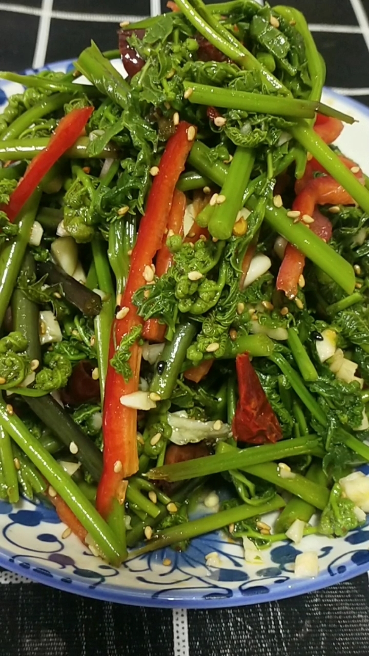 凉拌蕨菜简单教程