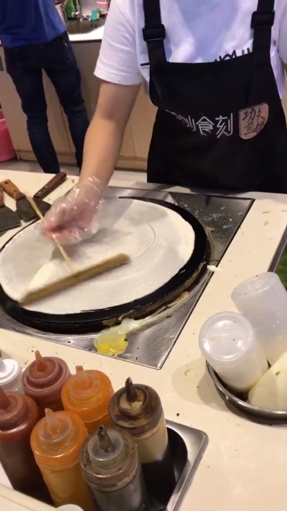 #美食##煎饼果子#你喜欢哪个国家的?
