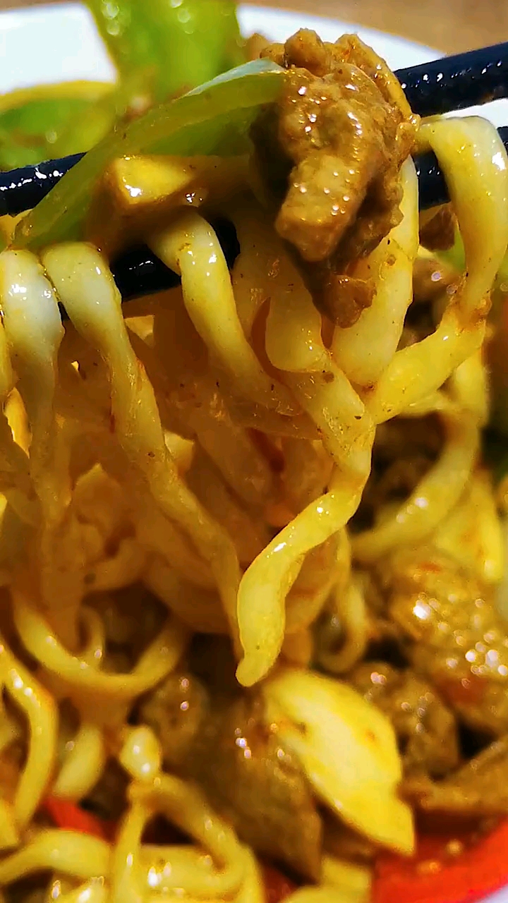 歹歹的新疆杏鲍菇炒肉拌面,攒劲!大爱新疆
