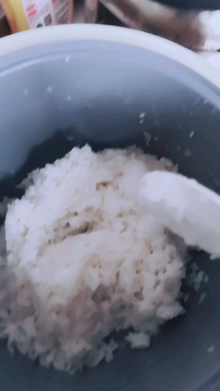 #音为有你#蛋炒饭:长豆角胡萝卜火腿丁加两个鸡蛋