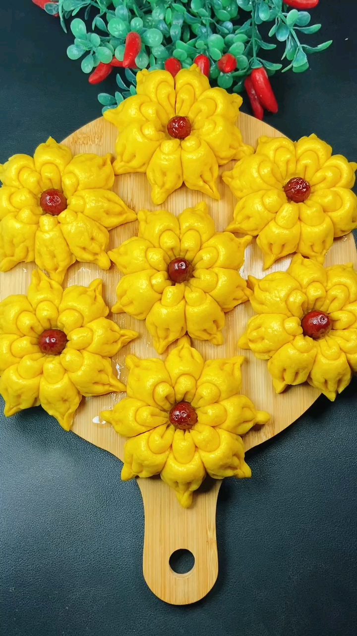 #美食看中国#新年蒸枣花馍,花开富贵鸿运当头!