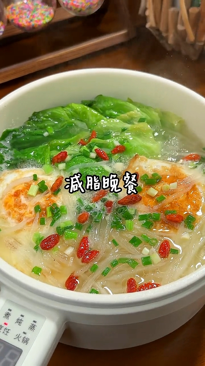 #减脂餐明星都在喝的荷包蛋白萝卜汤,记得加开水这样汤才是奶白色#低卡#减脂晚