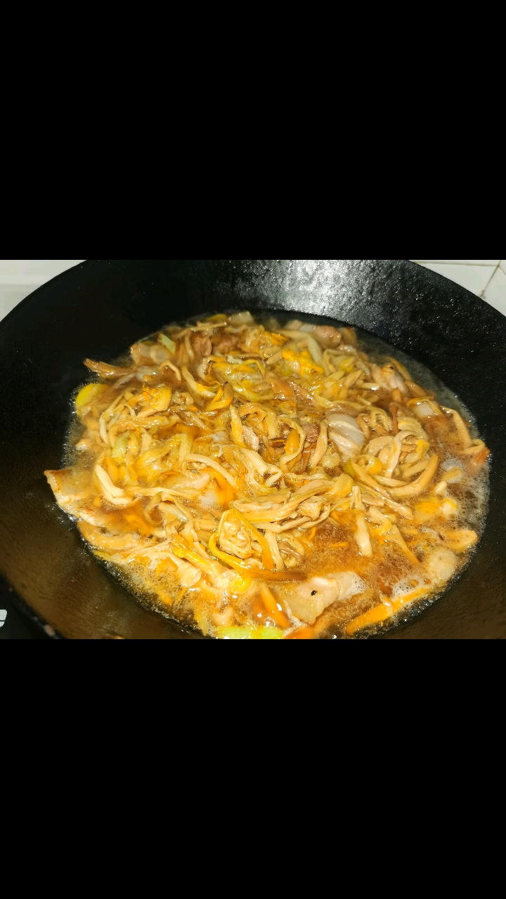 美食展/晚餐五花肉炖黄花菜,羊汤花卷