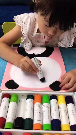 儿童创意画熊猫适合4一6岁宝宝,画起来吧