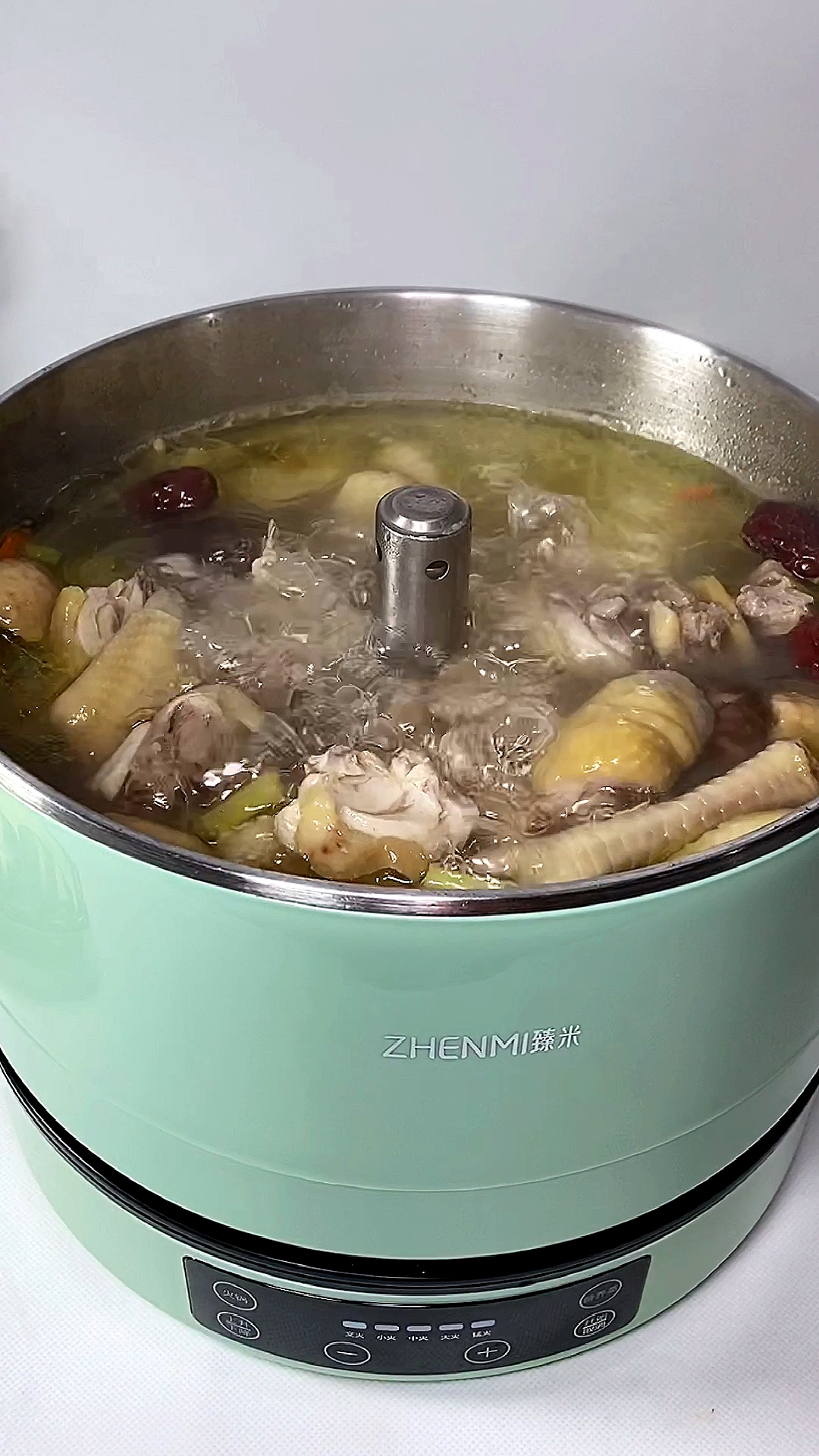 #贴秋膘#天冷了,吃火锅啦……但是你知道怎样做汤底味道才鲜美吗?