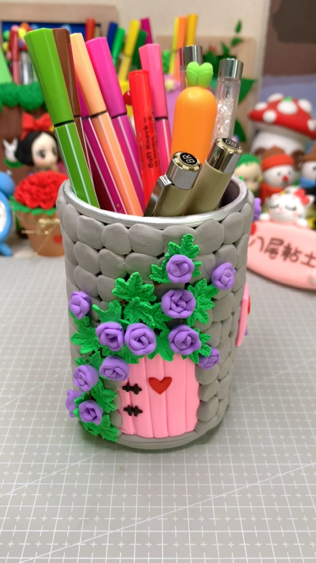 #超轻粘土#吃完薯片,盒子不要丢,做个笔筒吧