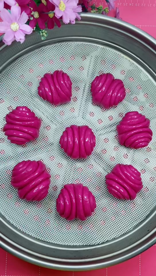 #美食看中国#火龙果做花卷,不变色技巧