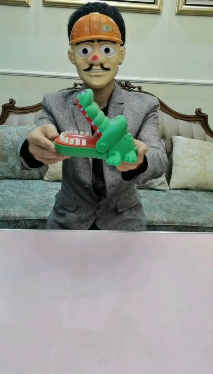 咬手大鳄鱼玩具