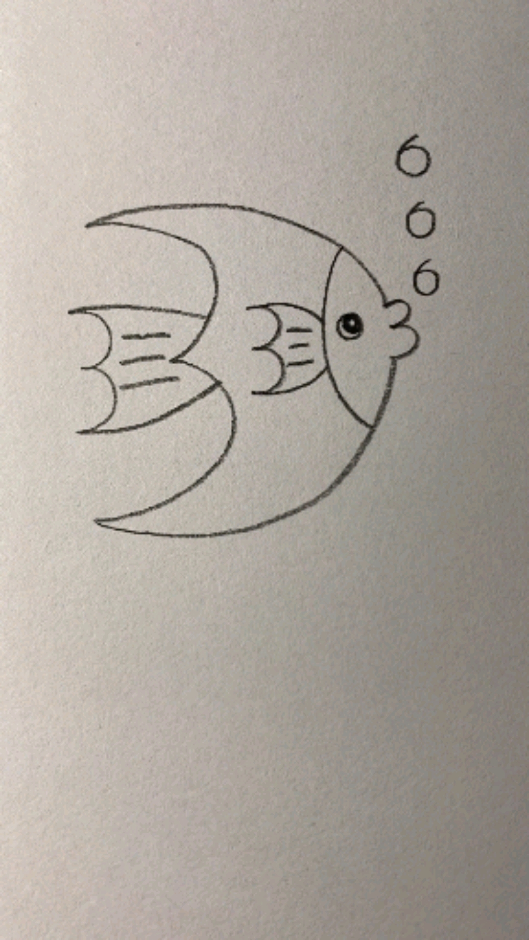 用3333画小鱼吐泡泡
