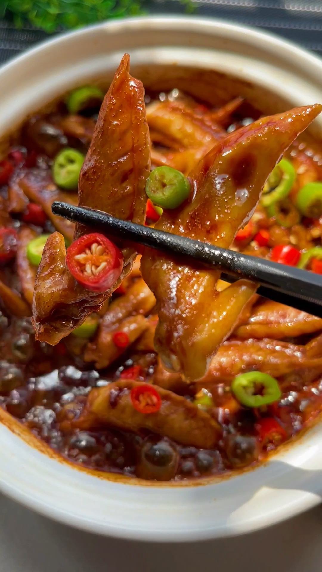 #在家做个拿手菜#不加一滴水的奥尔良鸡翅尖软烂入味