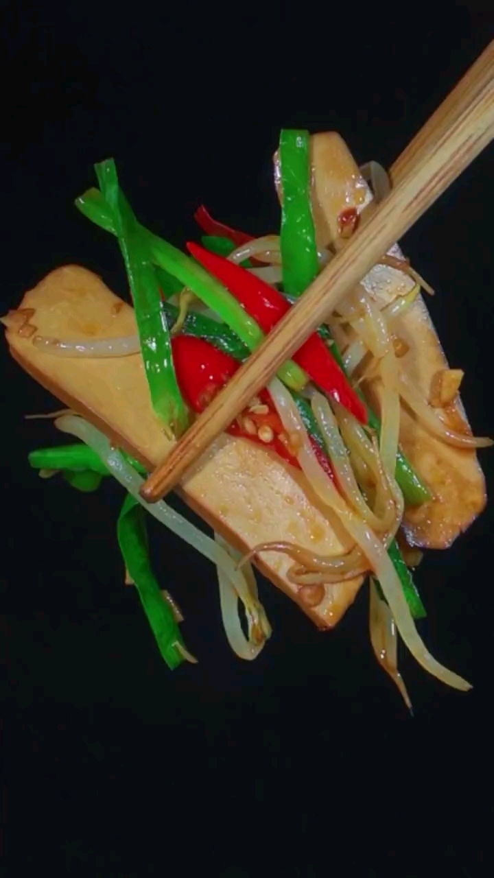 #美食#韭菜鸡蛋干,香辣好吃又下饭