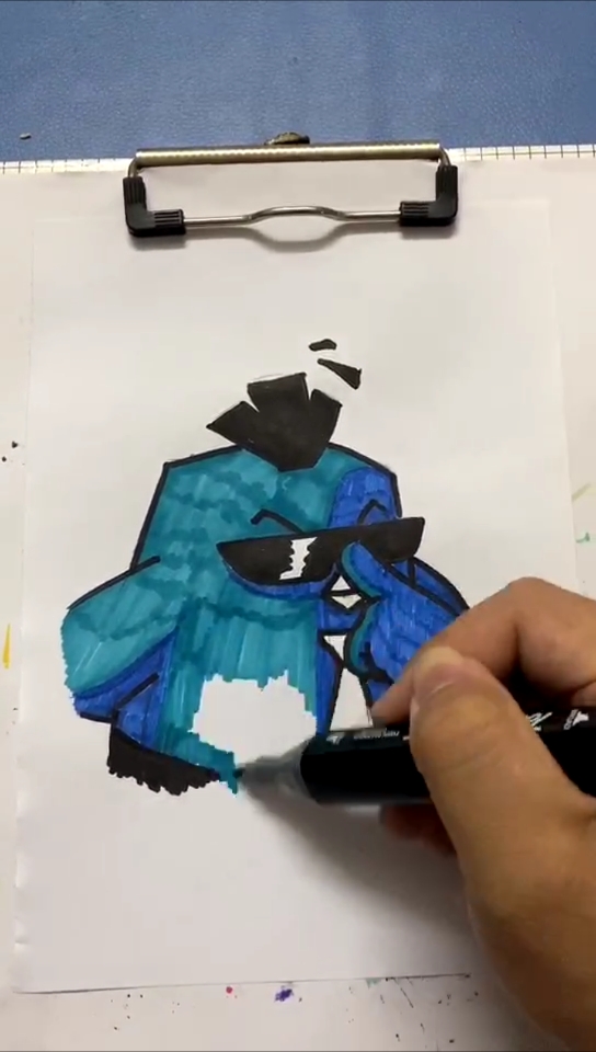 #我要上热门#鸡大保戴上墨镜时的帅气模样