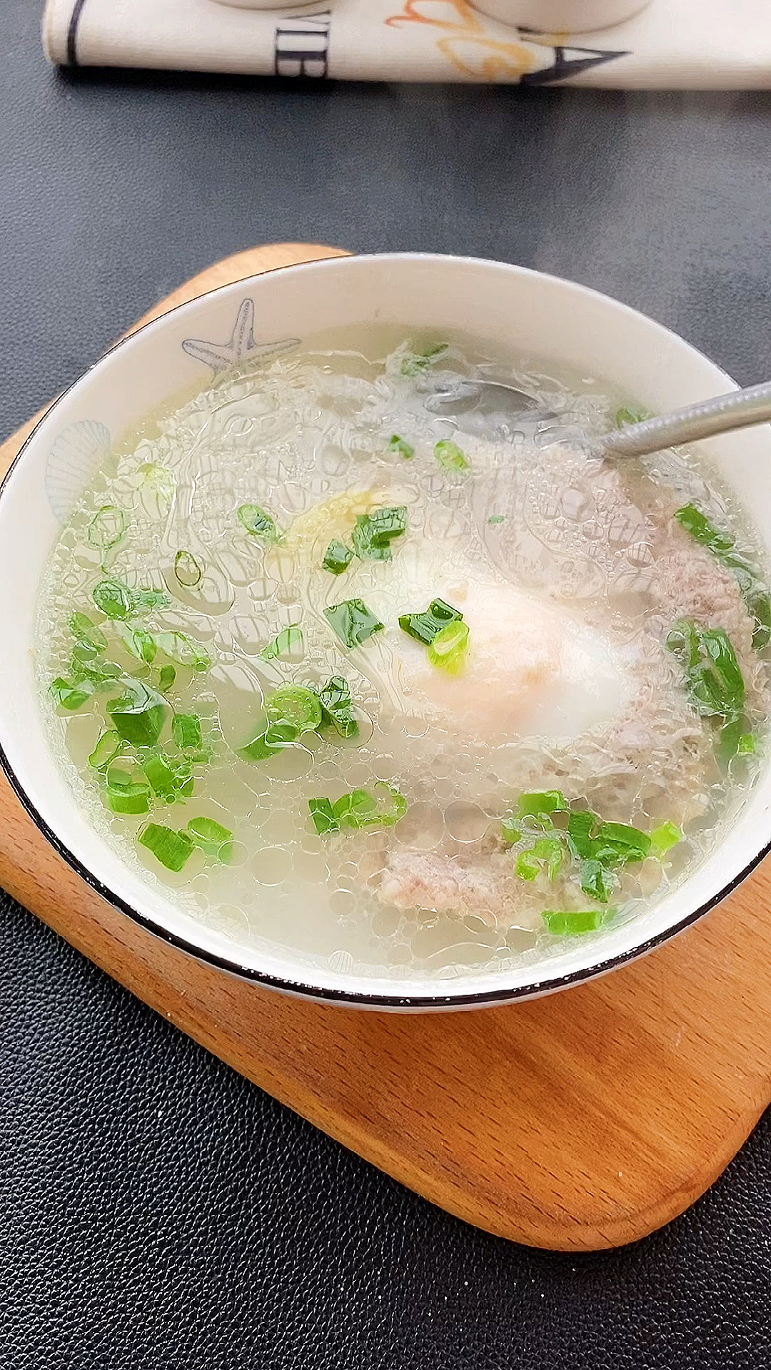 鸡蛋肉饼汤