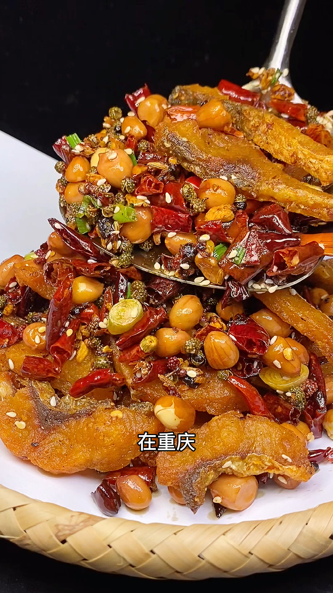 #在家做个拿手菜#草鱼要怎样做才好吃!不如试试这个简单又好吃的香辣鱼块!