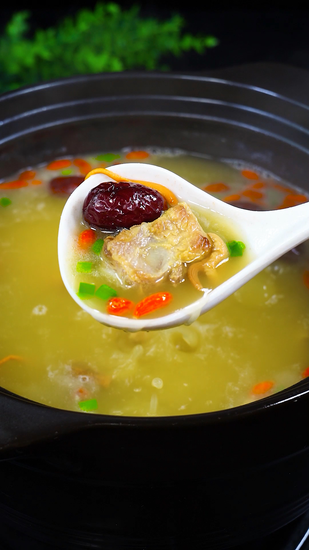 #咕噜咕噜炖#有这个汤料包在家做煲汤太方便了,汤鲜味美