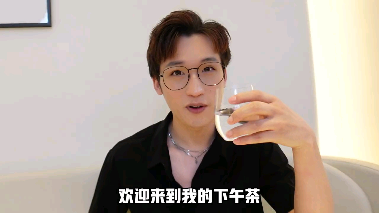 打卡蛋糕中的爱马仕%黑天鹅蛋糕,没想到会这么丢脸……