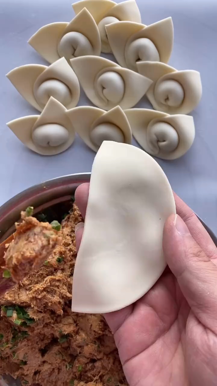 #水饺详细包法#半张饺子皮,简单创新包法!