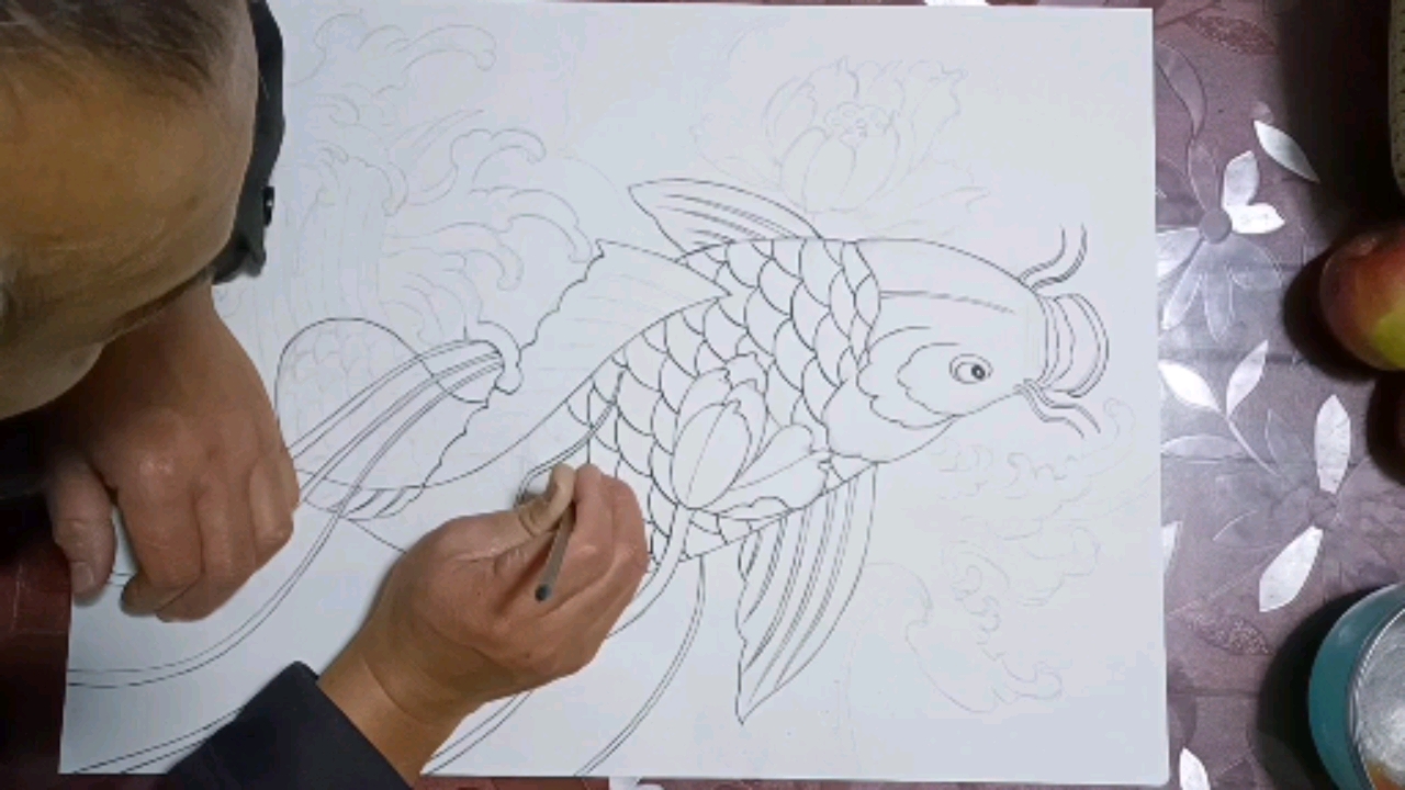 #我爱画画#想吃鱼,画一条工笔画鲤鱼,铅笔起稿、白描勾线,学绘画爱国学