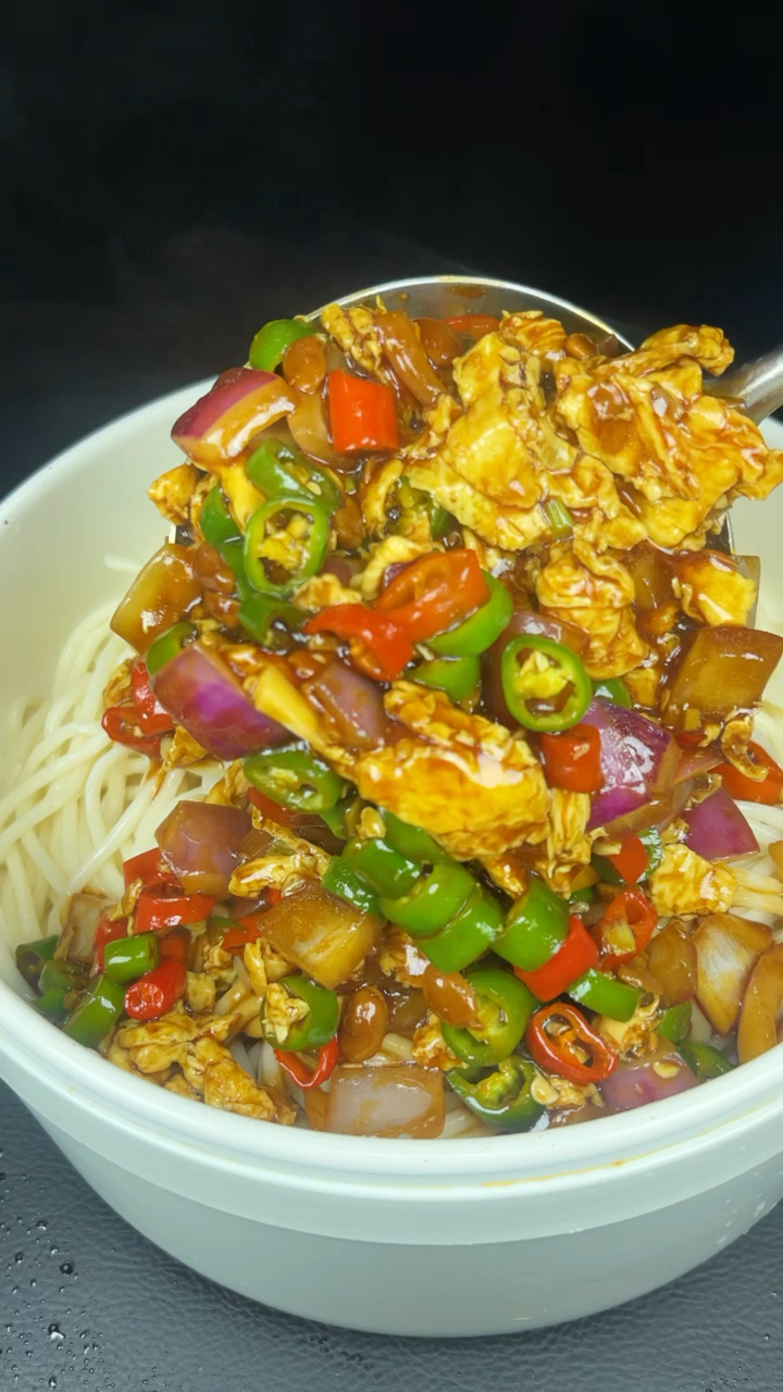 #家乡特色美食#香喷喷的鸡蛋拌面