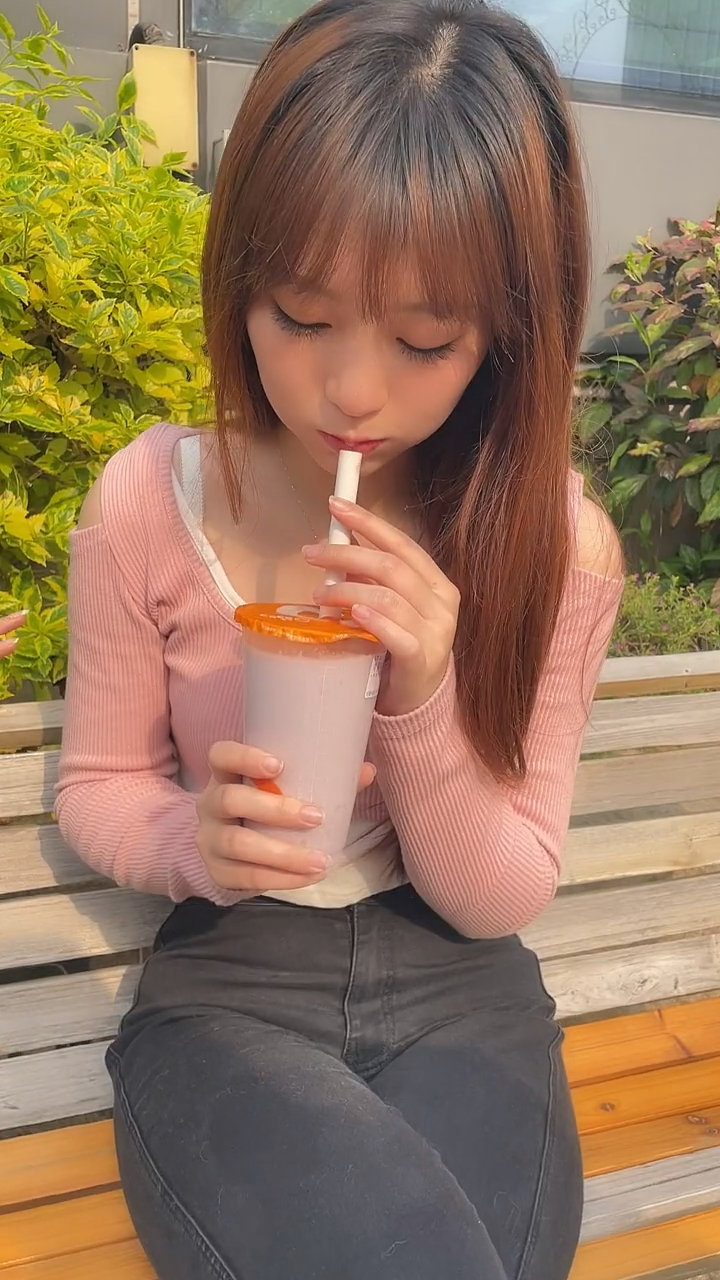 #甜美女孩#又要我奶茶喝