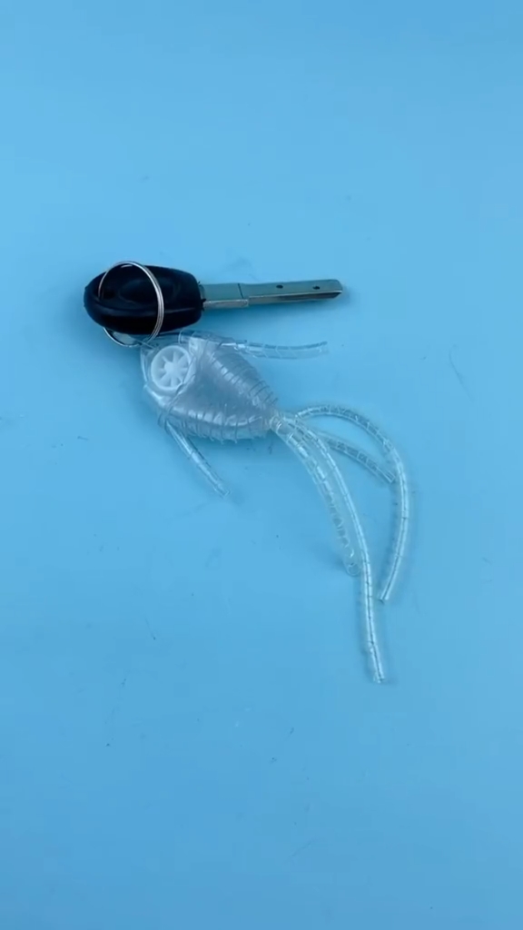 童年的回忆,80后的是不是都会用废弃的输液管编这样的小鱼