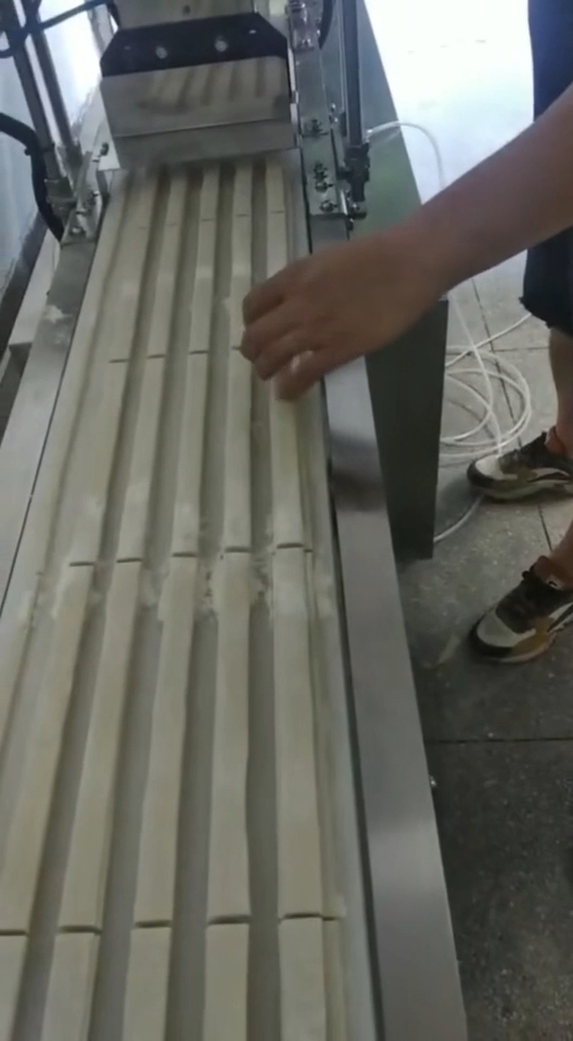 #乡村生活#工程师上门给我们客户安装调试中