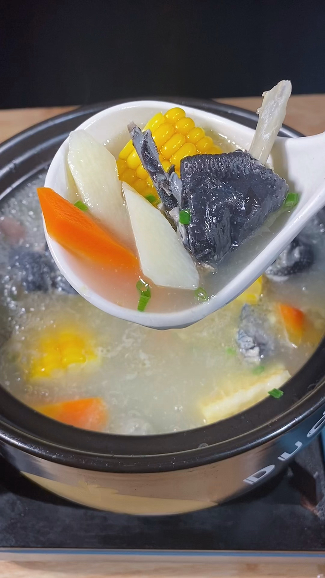 #家乡特色美食#女人到了年纪，一定要让你老公给你做这个乌鸡汤