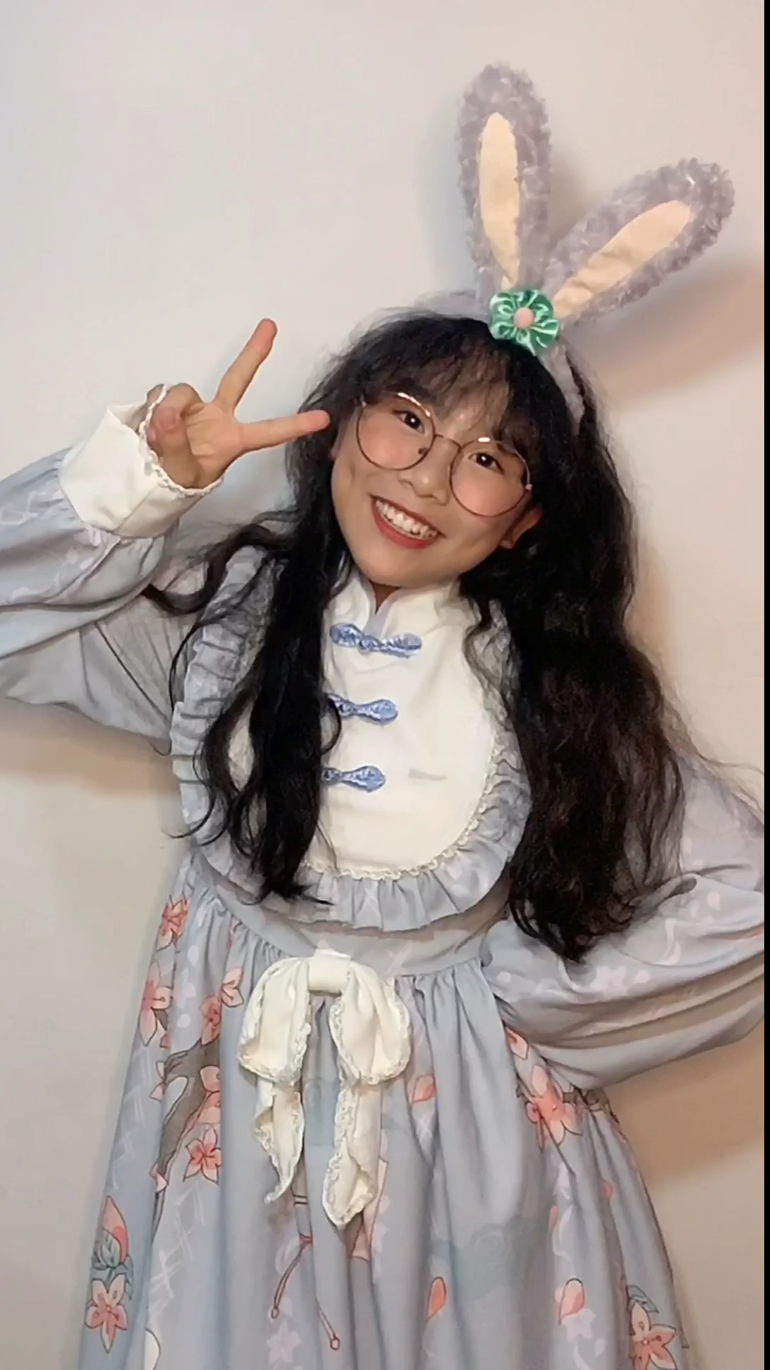 #嘴角向上笑一个吧#可爱的女孩子打出“nc”是奶茶