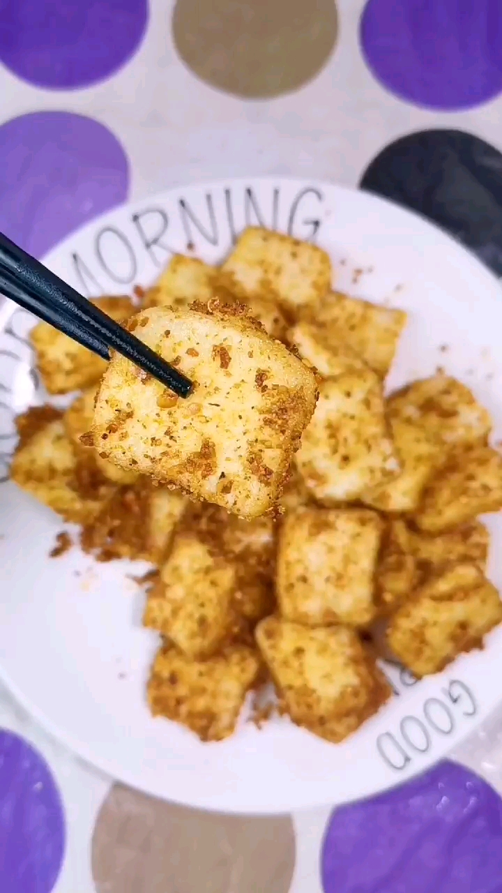 #自制家庭美食#五分钟就能搞定的美食,甜辣年糕外酥里糯