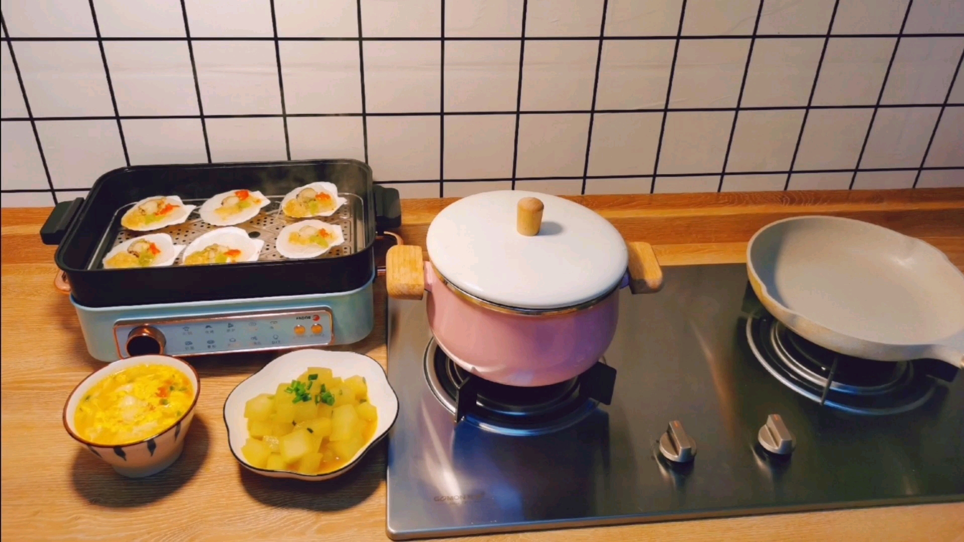#美食#在精致的食物也比不上妈妈的早餐,今日份:番茄鸡蛋面皮汤蒸扇贝